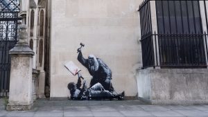skynews-banksy-artwork-royal-courts-of-justice_7014560_resize