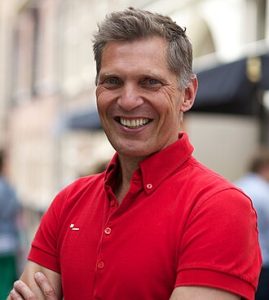 330px-Erwin_Olaf_Springveld_(cropped)